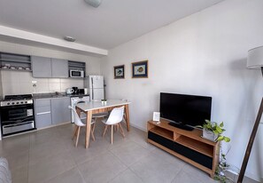 Fridge, microwave, oven, coffee/tea maker - Studio apartment in Palermo with balcony and pool on the terrace (Buenos Aires)