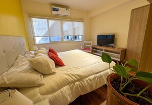 Iron/ironing board, free WiFi, bed sheets