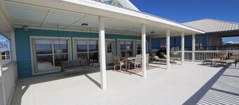 Experience beachfront luxury at Orange Beach Retreat in Grand Isle, LA, perfect for 16 guests.
