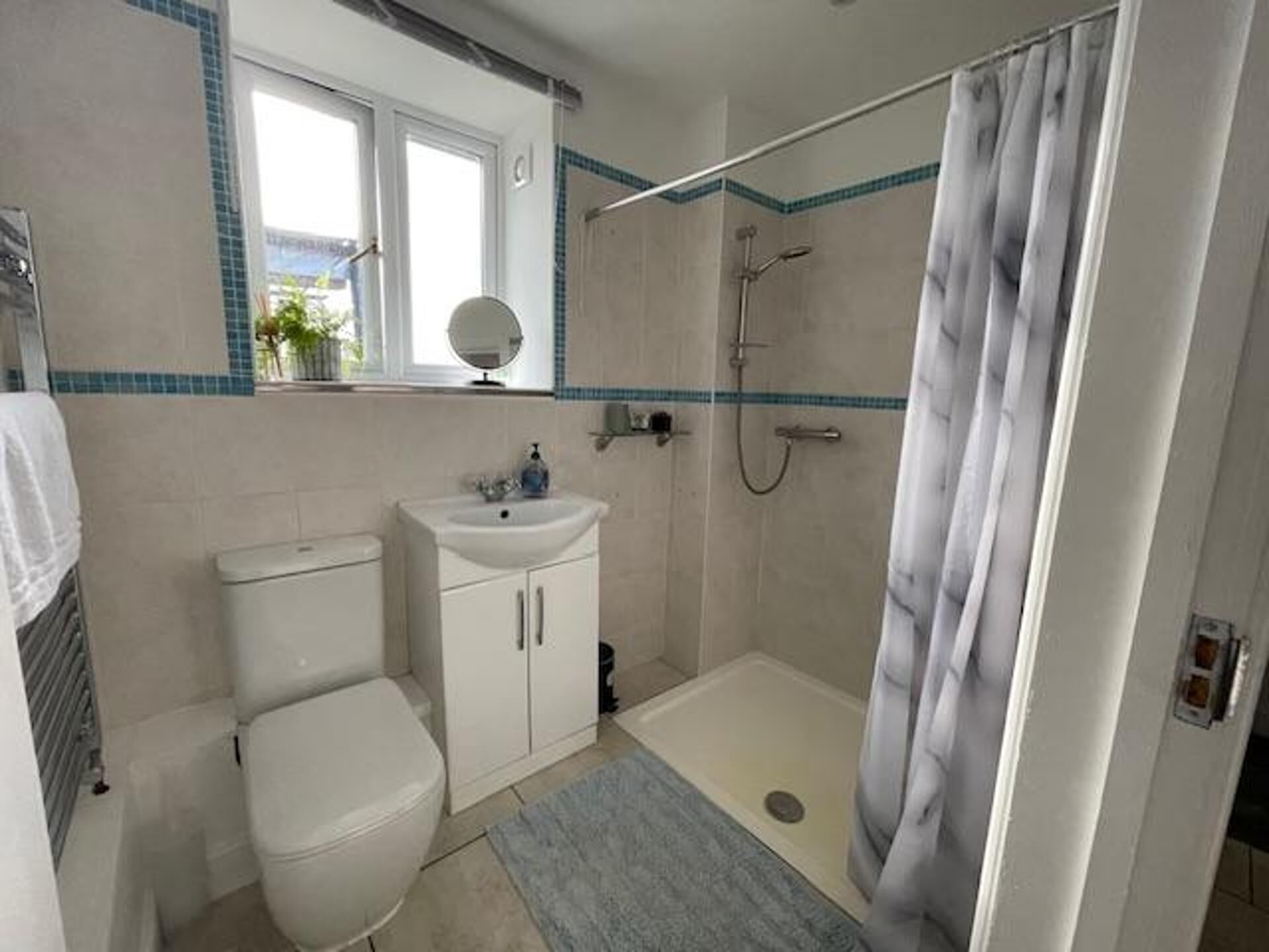 House | Bathroom | Shower, hair dryer, towels