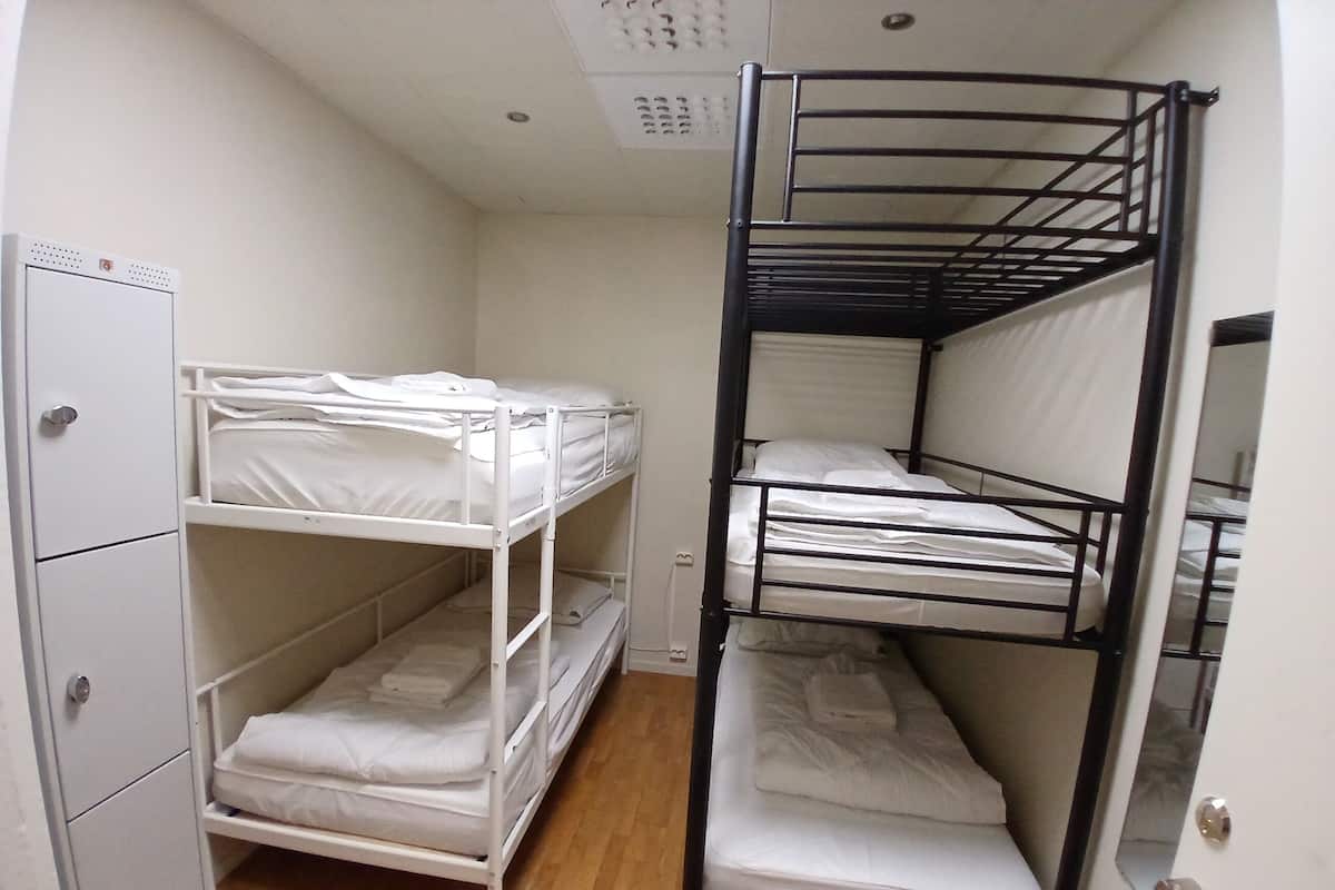 Private 4 Bed Dorm Room