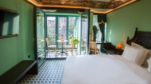 Superior Double Room, City View | 1 bedroom, in-room safe, desk, laptop workspace