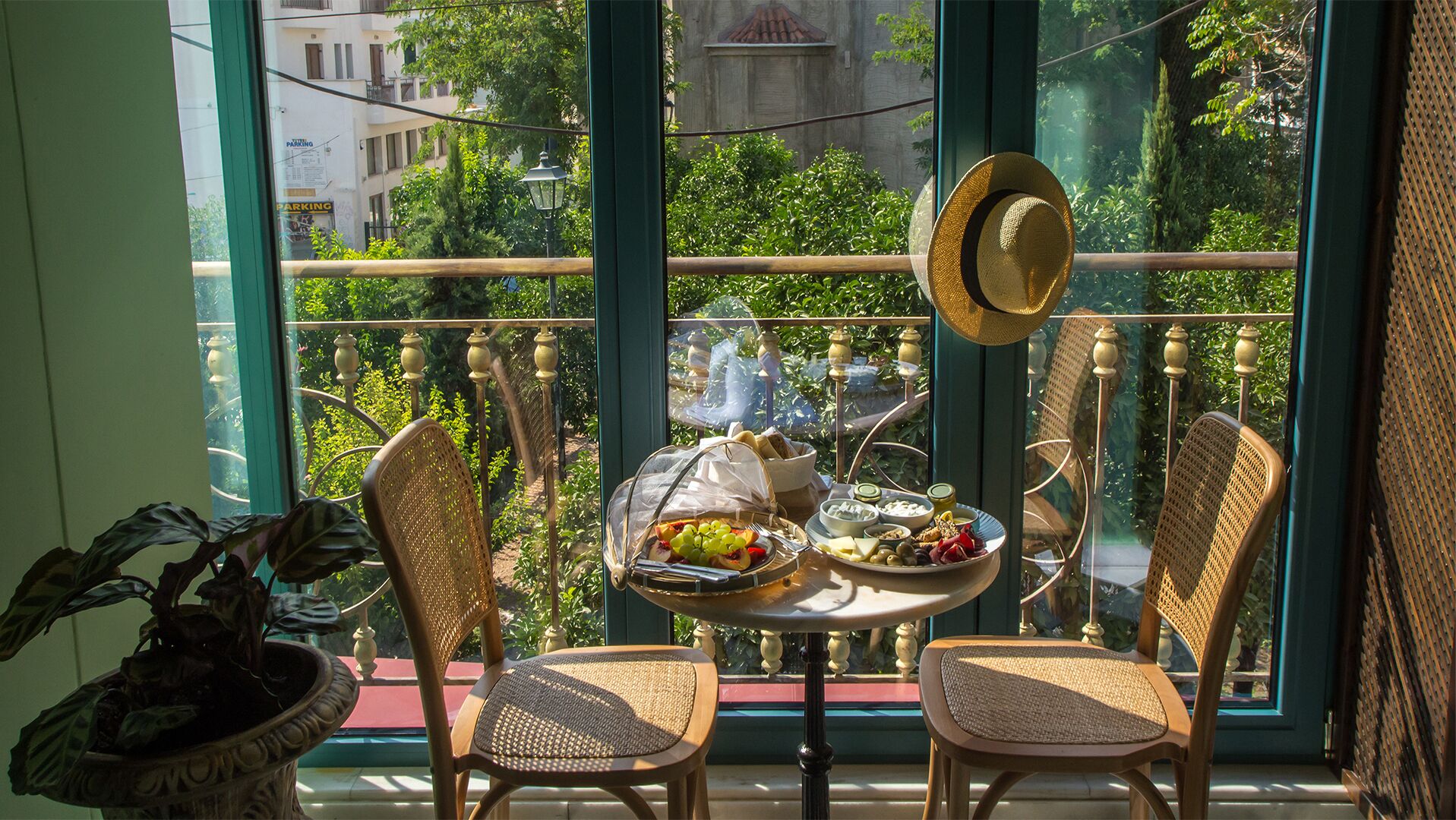 Luxe tweepersoonskamer, uitzicht op de stad | Terras