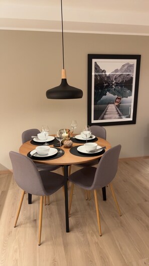 Apartment | Dining - Boutique Style Apartment Near the City Centre (Tromsø)