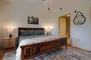 3 soverom, strykejern/-brett, wi-fi og sengetøy