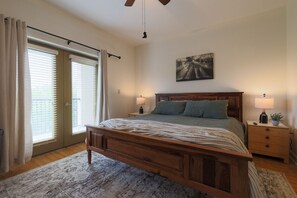 3 室のベッドルーム、アイロン / アイロン台、WiFi、ベッドシーツ