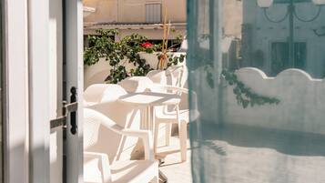 Classic Triple Room | Terrace/patio
