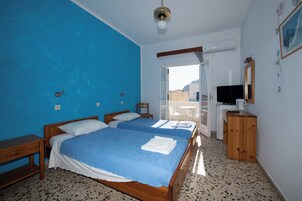 Economy Twin Room | In-room safe