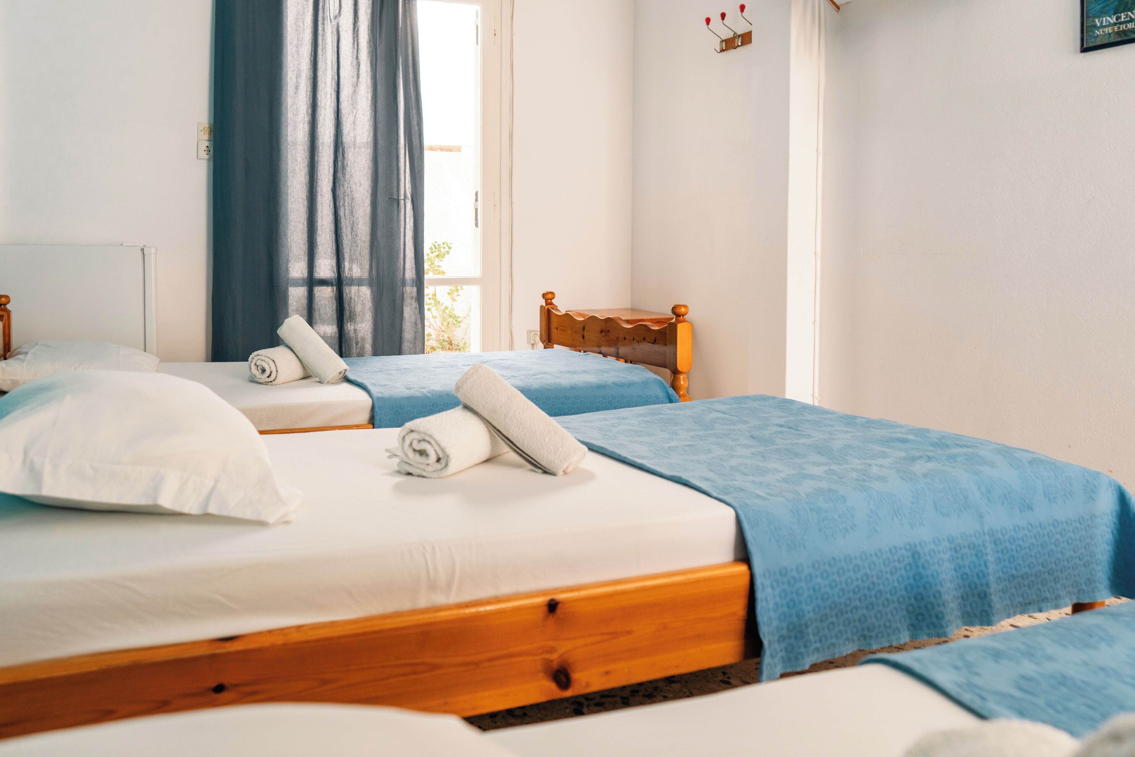 Basic Triple Room | In-room safe