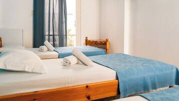 Basic Triple Room | In-room safe