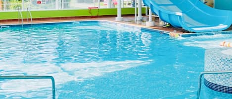 Una piscina techada