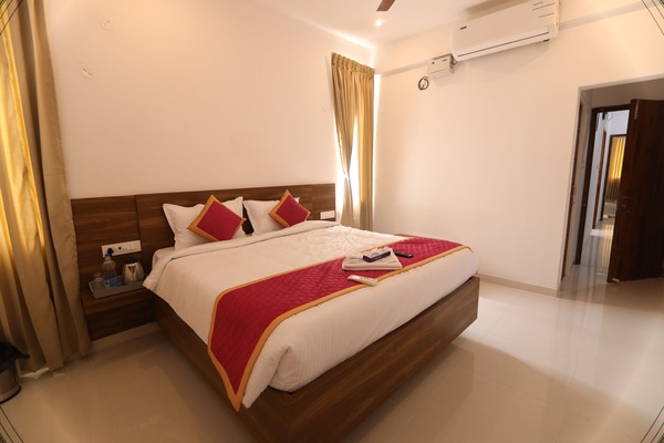 Quarto casal luxo, vista para o mar | Roupas de cama premium, edredons de pluma, quartos à prova de som