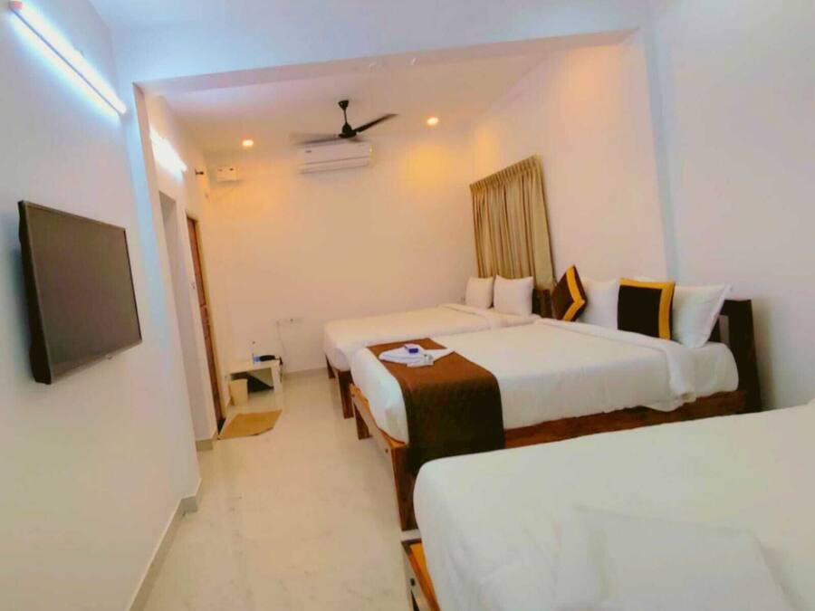 Premium bedding, down comforters, soundproofing, free WiFi