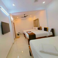 Premium bedding, down comforters, soundproofing, free WiFi