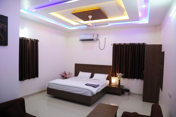 Basic Double or Twin Room | Soundproofing, free WiFi - Hotel Bedsinn (Hyderabad)