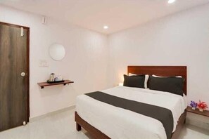 Basic Double or Twin Room | Soundproofing, free WiFi - Hotel Bedsinn (Hyderabad)