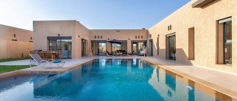 Piscine extérieure, piscine chauffée