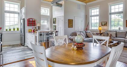 West Lafayette Home ~ 3 Mi to Purdue Campus!