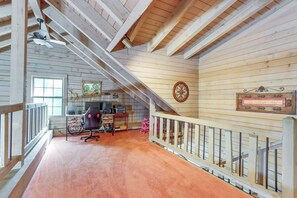 House (6 Bedrooms) | Interior