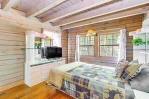 House (6 Bedrooms) | Interior