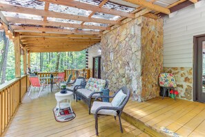 House (6 Bedrooms) | Interior - Ellijay Getaway: Fire Pit + Hot Tub (Ellijay)