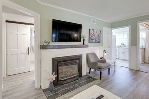 Cottage (2 Bedrooms) | Interior