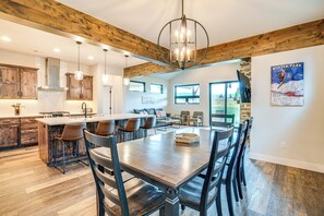 House (4 Bedrooms) | Interior