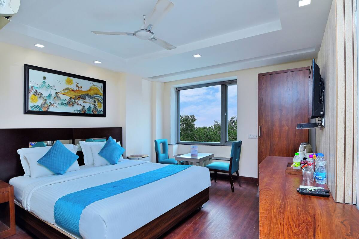 Studio Premier, pemandangan kota | Meja kerja, ruang kerja ramah laptop, kedap suara, dan Wi-Fi gratis