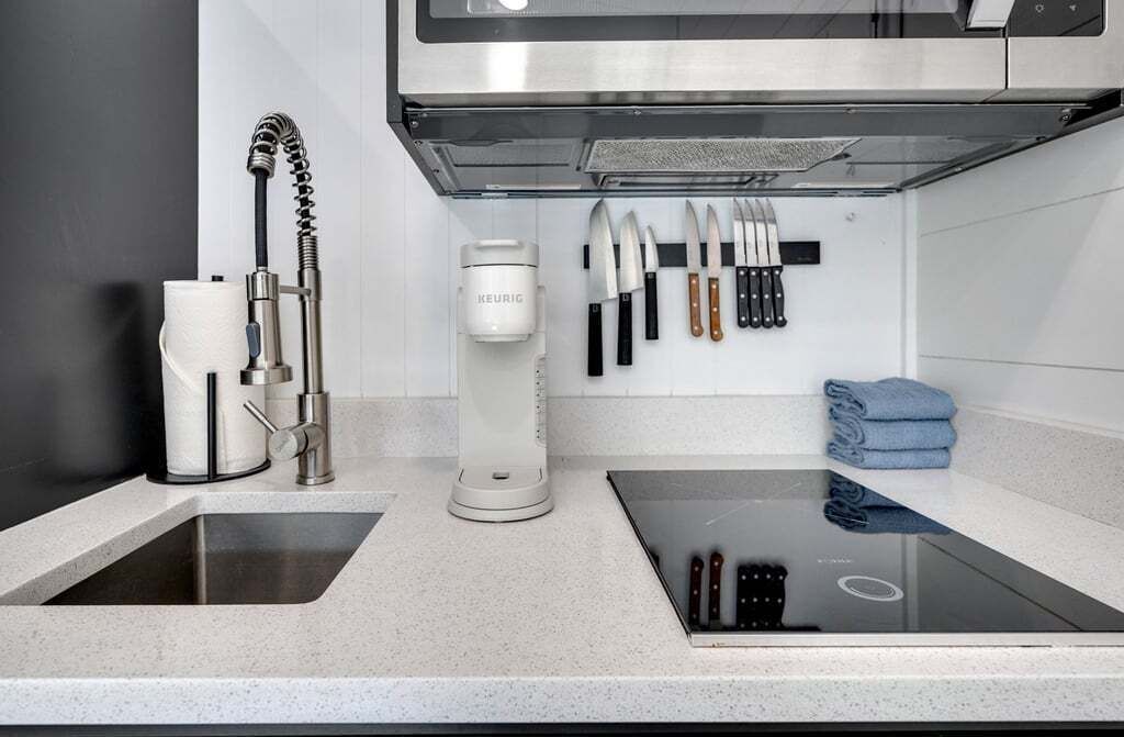 Fridge, microwave, stovetop, coffee/tea maker