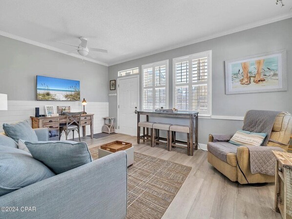 TV - Poinciana Oasis 111-Retreat-Sleeps 4 (Miramar)