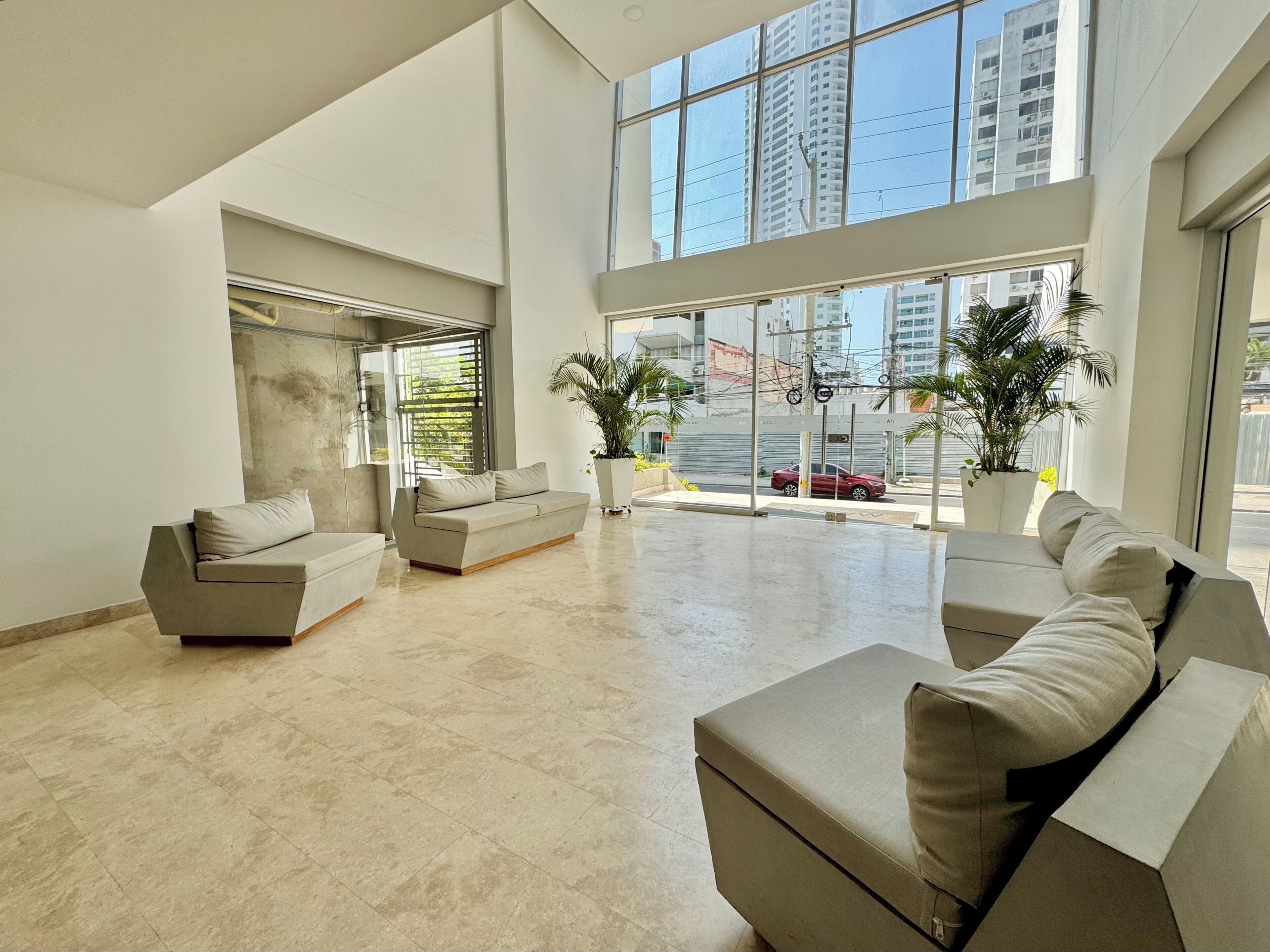 Escaleras con barandal