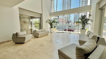 Escaleras con barandal