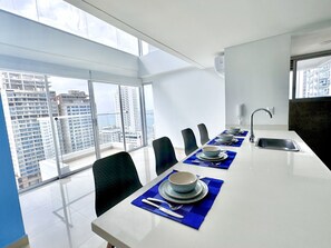 Grille-pain, cuiseur de riz