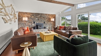 Champ's Landing 3 Bedroom Home by RedAwning