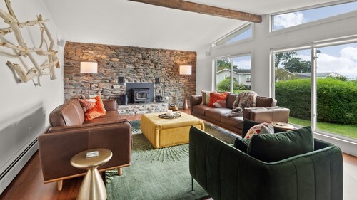 Champ's Landing 3 Bedroom Home by RedAwning