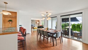 Maison, 3 chambres | Restauration