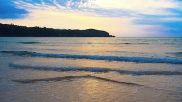 Am Strand, weißer Sandstrand