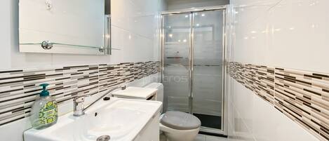 Een douche, een haardroger