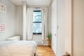 4 slaapkamers, een bureau, reisbedje, wifi