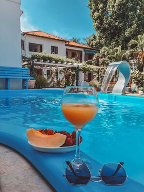 2 piscinas externas