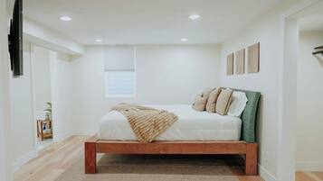 4 bedrooms, travel crib, free WiFi, bed sheets