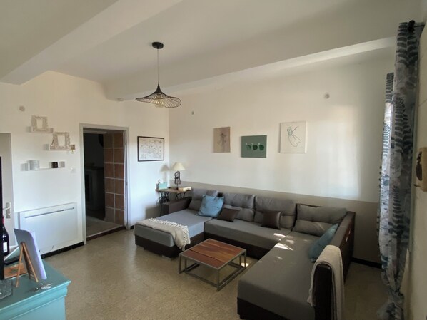 Living area - My quayside home (Arles)