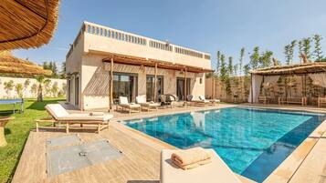 Piscine extérieure, piscine chauffée