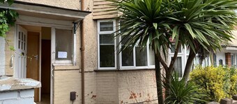 Discover London: Comfy1-Bedroom House with High-Speed WiFi! #ShortStay #Travel