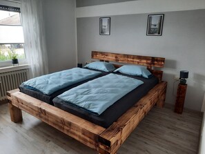 2 bedrooms, WiFi, bed sheets