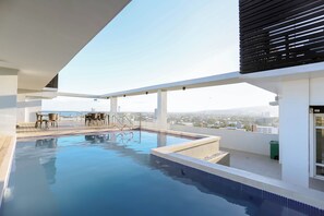 حمّام سباحة خارجي