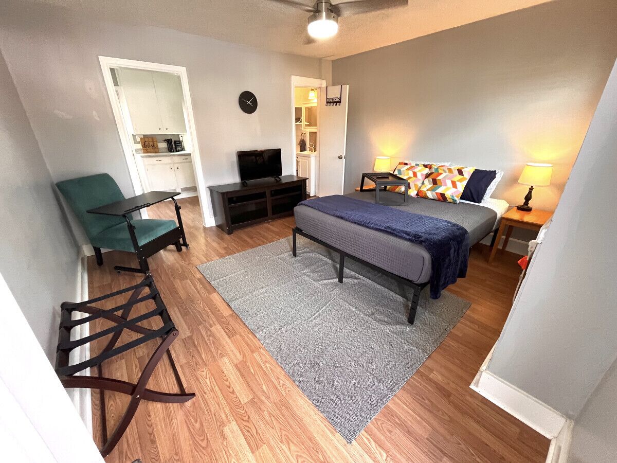 1 slaapkamer, een bureau, een strijkplank/strijkijzer, gratis wifi