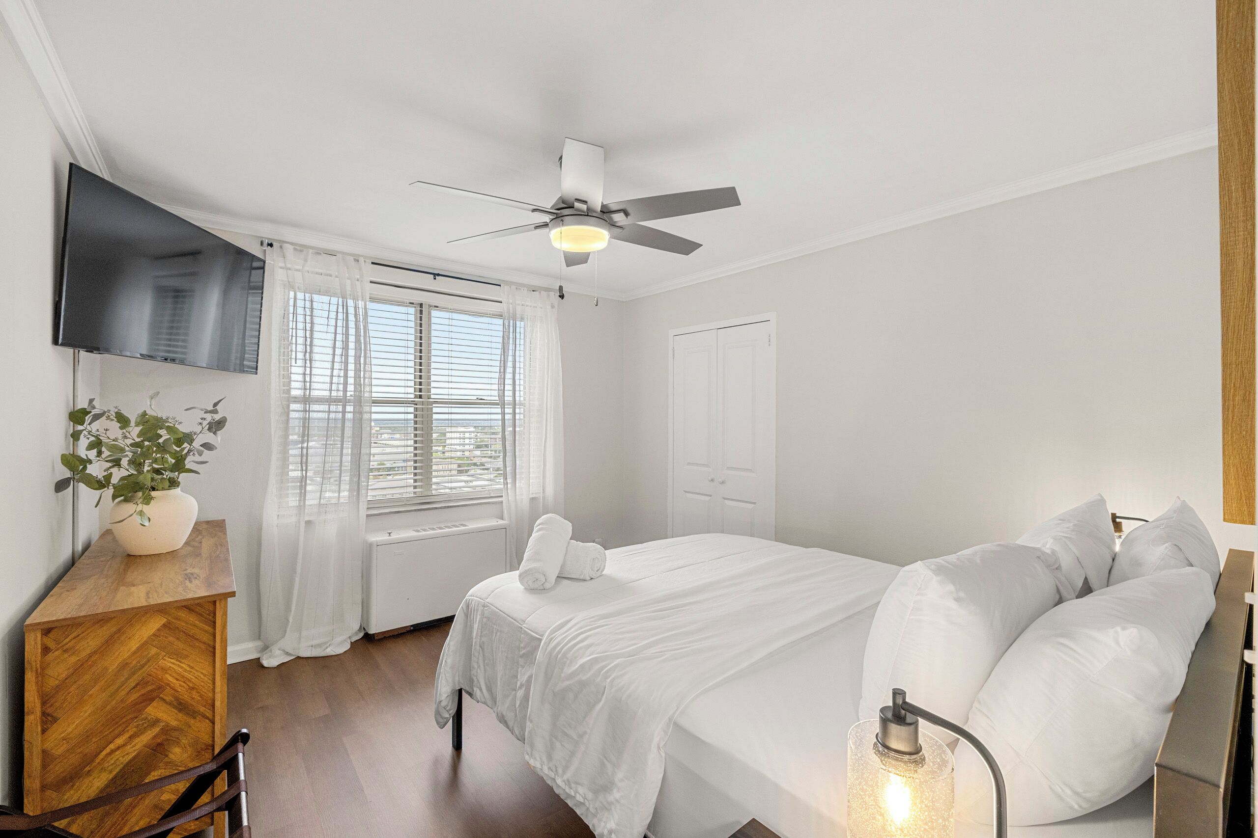 1 bedroom, in-room safe, iron/ironing board, free WiFi