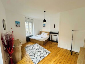 1 habitación, escritorio, wifi y ropa de cama 