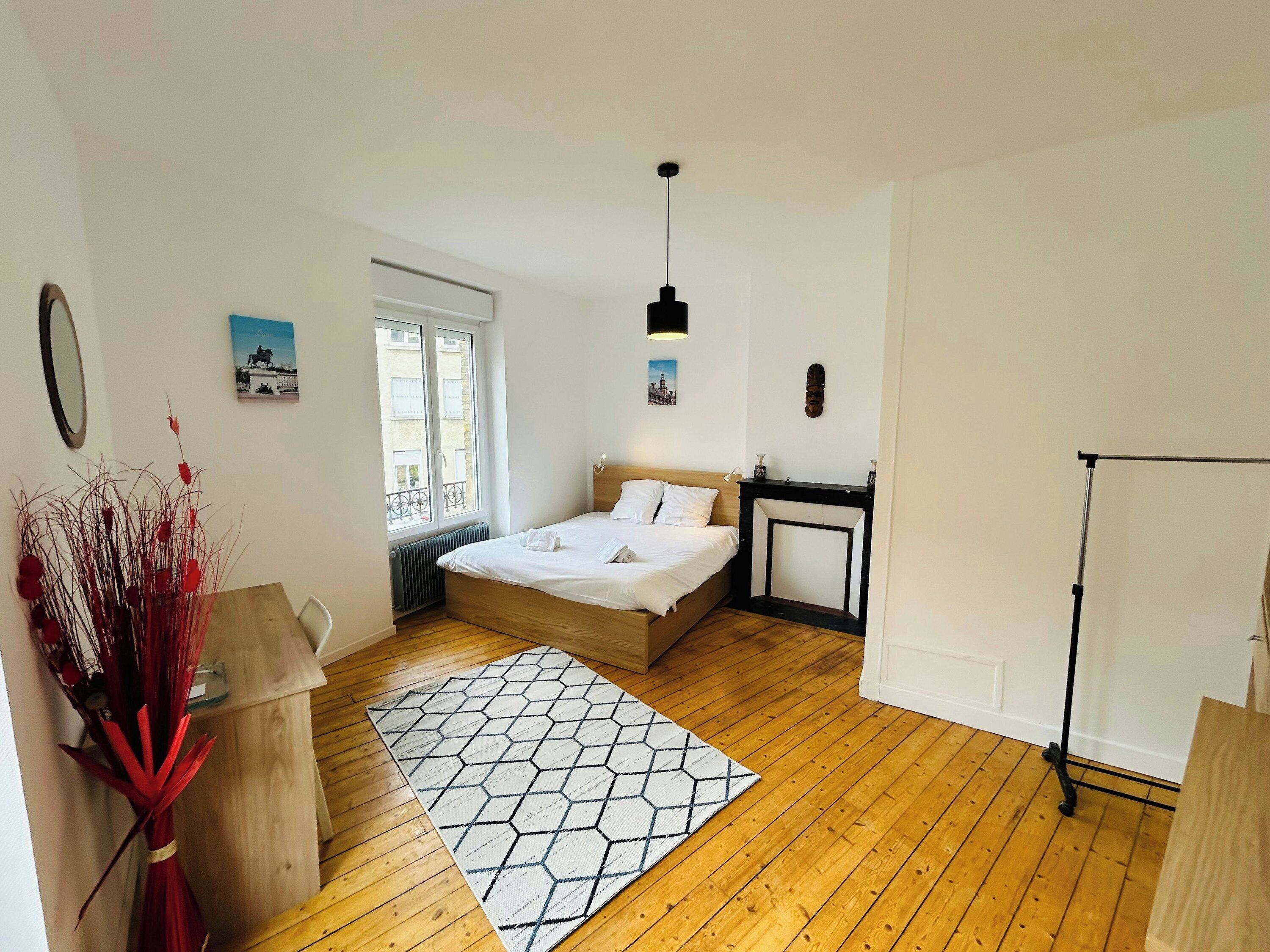 1 chambre, bureau, Wi-Fi, draps fournis